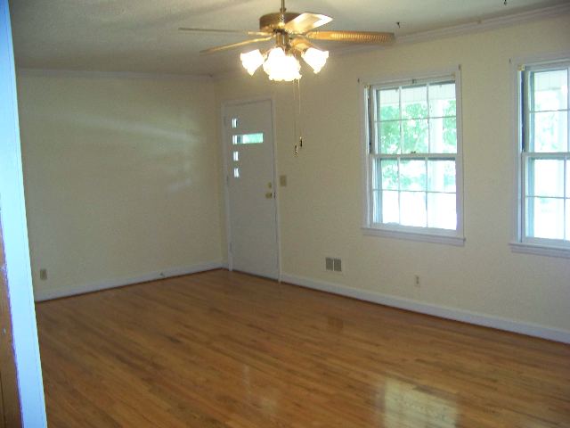 113 Yown Road Greenville, SC 29611 - Photo 6 of 7 Gallery Image 6
