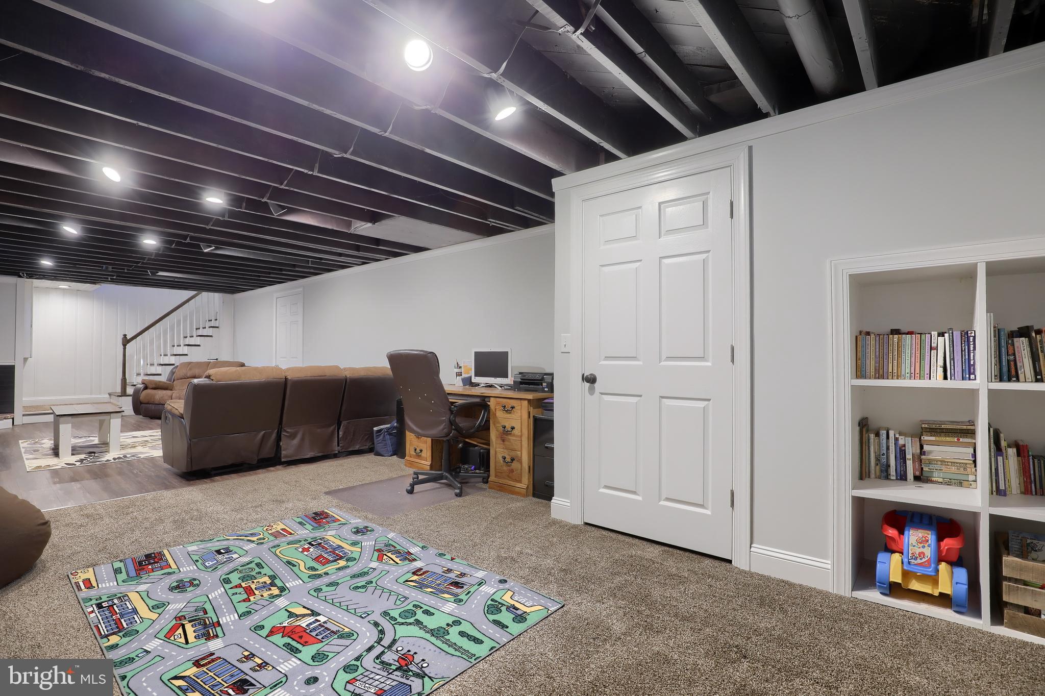 283 Akron Road Ephrata, PA 17522 - Photo 27 of 38 Gallery Image 27