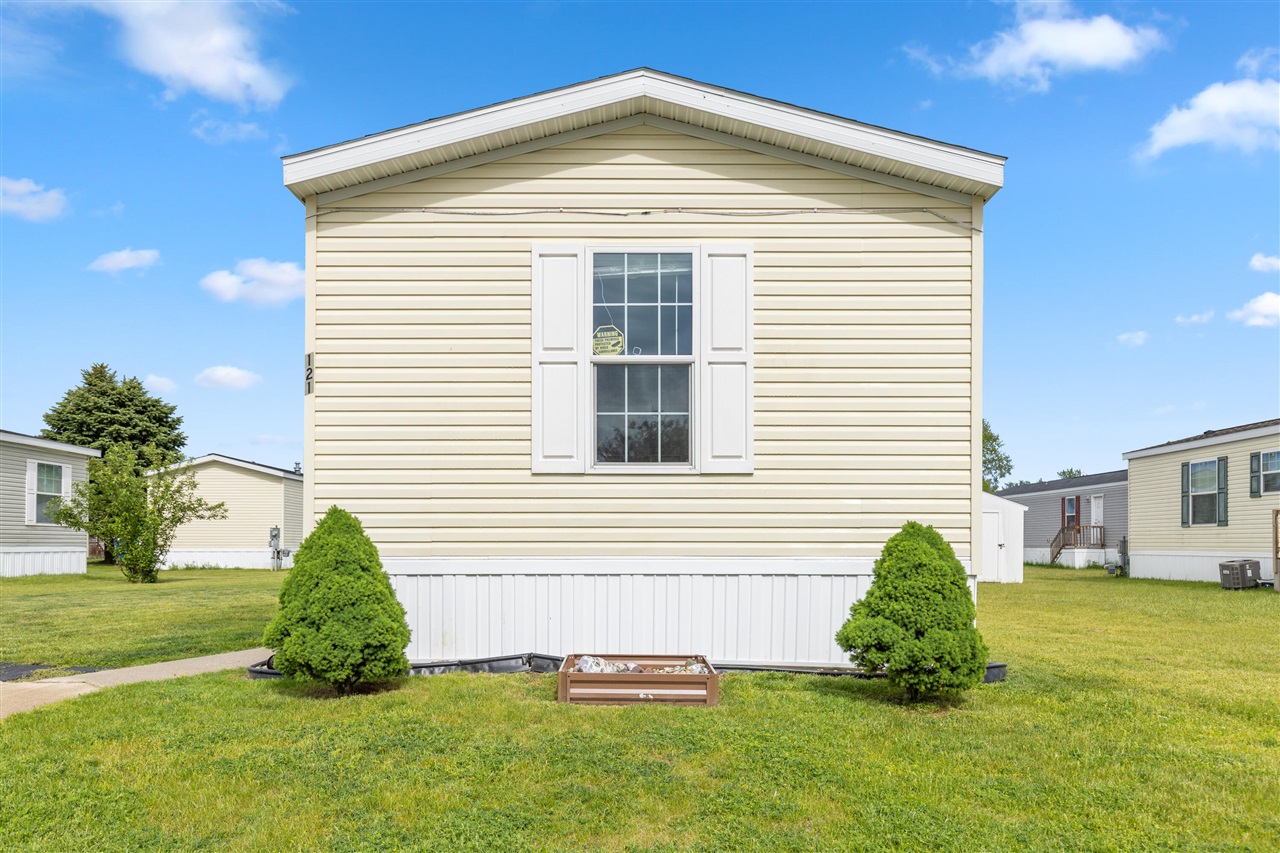 360 East Tuttle Road, Unit 121 Ionia, MI 48846 - Photo 2 of 20