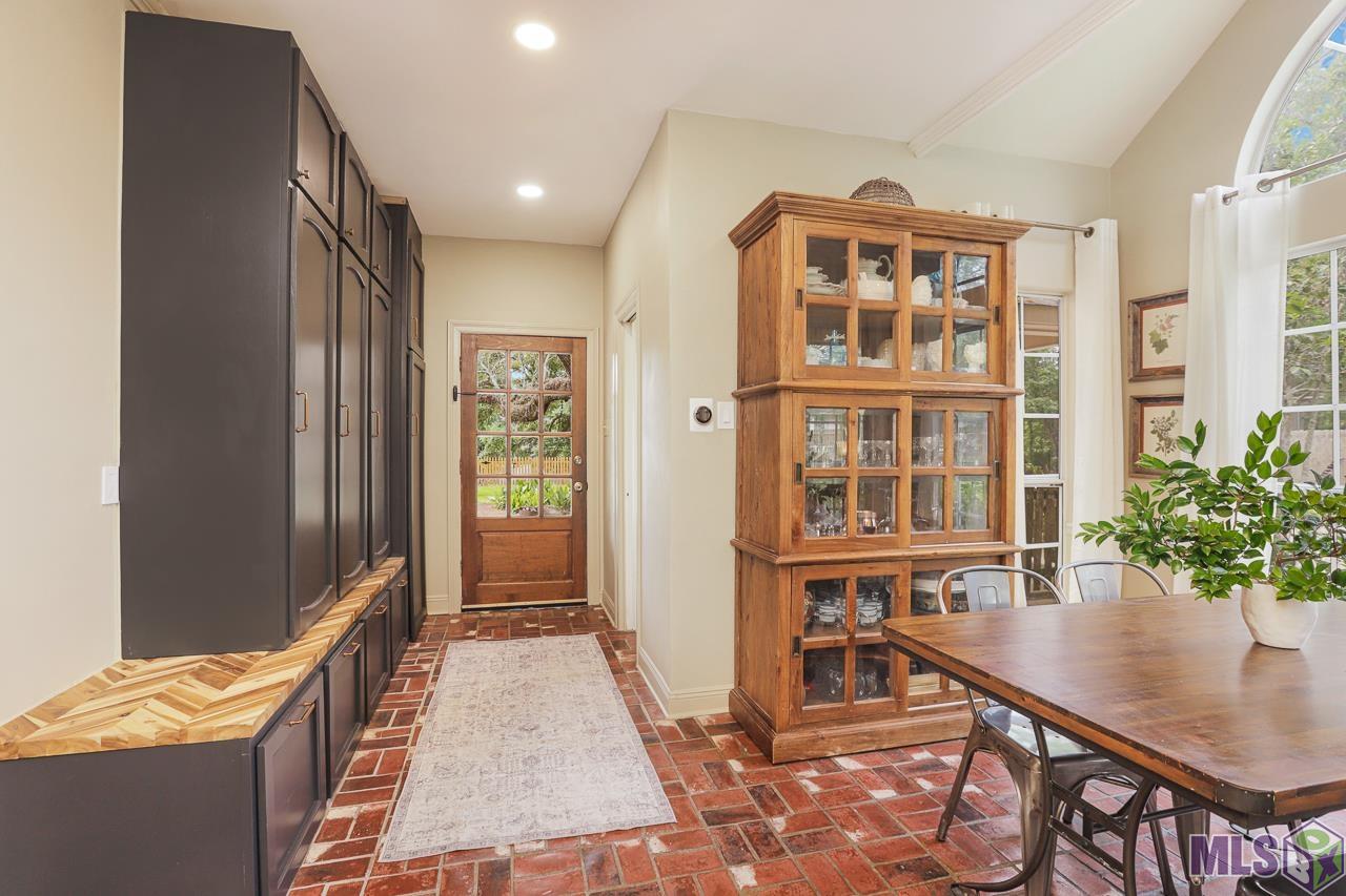 10610 Old Lodge Court Baton Rouge, LA 70817 - Photo 14 of 46 Back door next to half bath