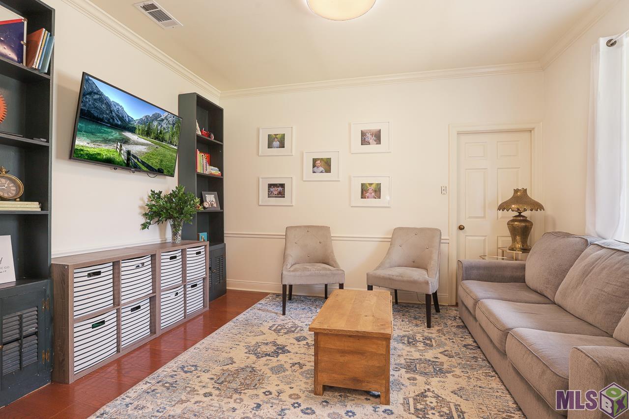 10610 Old Lodge Court Baton Rouge, LA 70817 - Photo 15 of 46 Extra den / Could be Formal Dining