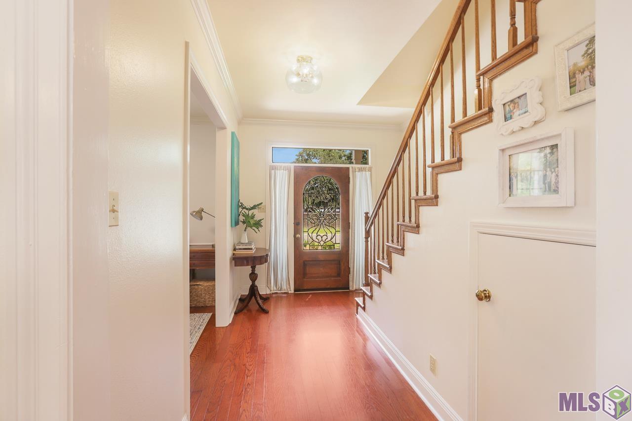 10610 Old Lodge Court Baton Rouge, LA 70817 - Photo 26 of 46 Foyer