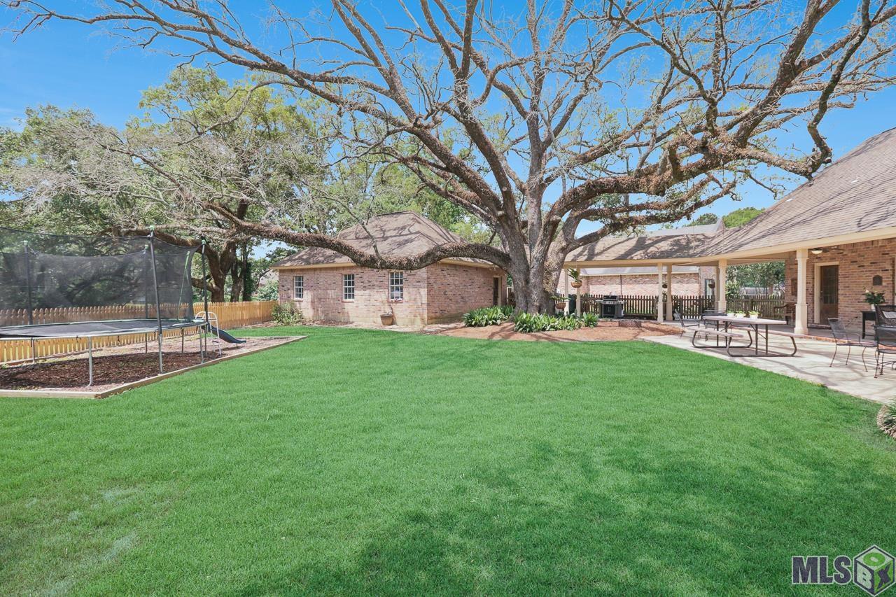 10610 Old Lodge Court Baton Rouge, LA 70817 - Photo 37 of 46 Backyard