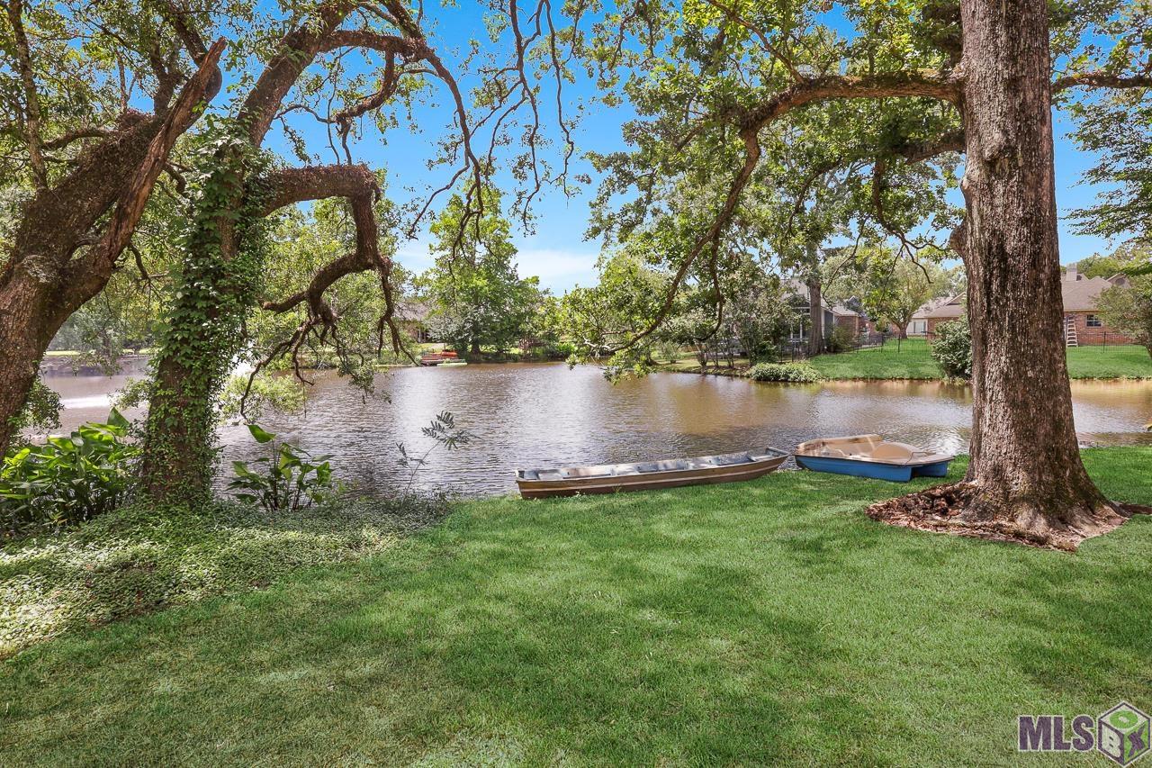 10610 Old Lodge Court Baton Rouge, LA 70817 - Photo 5 of 46 Lake behind the house