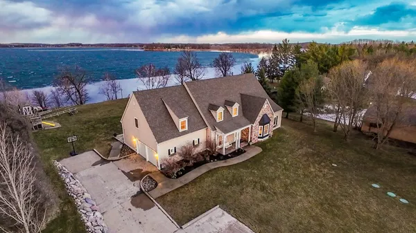 $1,189,000 | 43166 South Paul Lake Drive, Perham, MN 56573