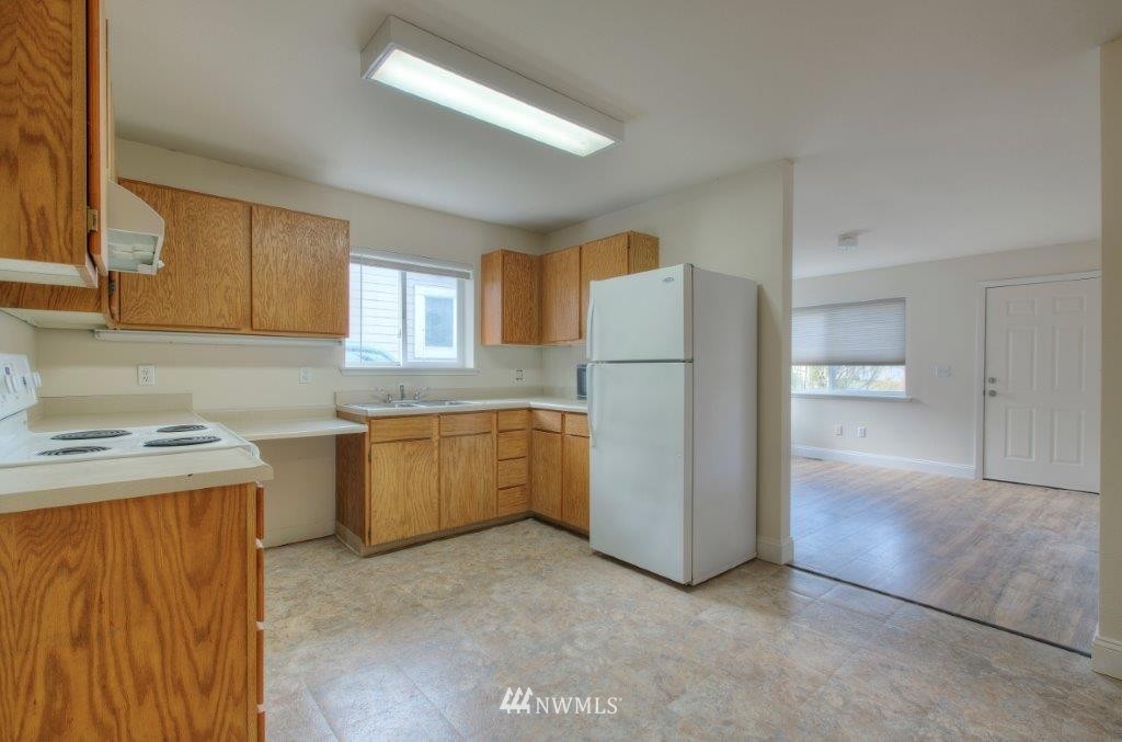 4117 East R Street Tacoma, WA 98404 - Photo 5 of 14