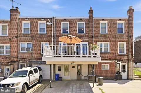 $275,000 | 5220 Gramercy Drive, Clifton Heights, PA 19018
