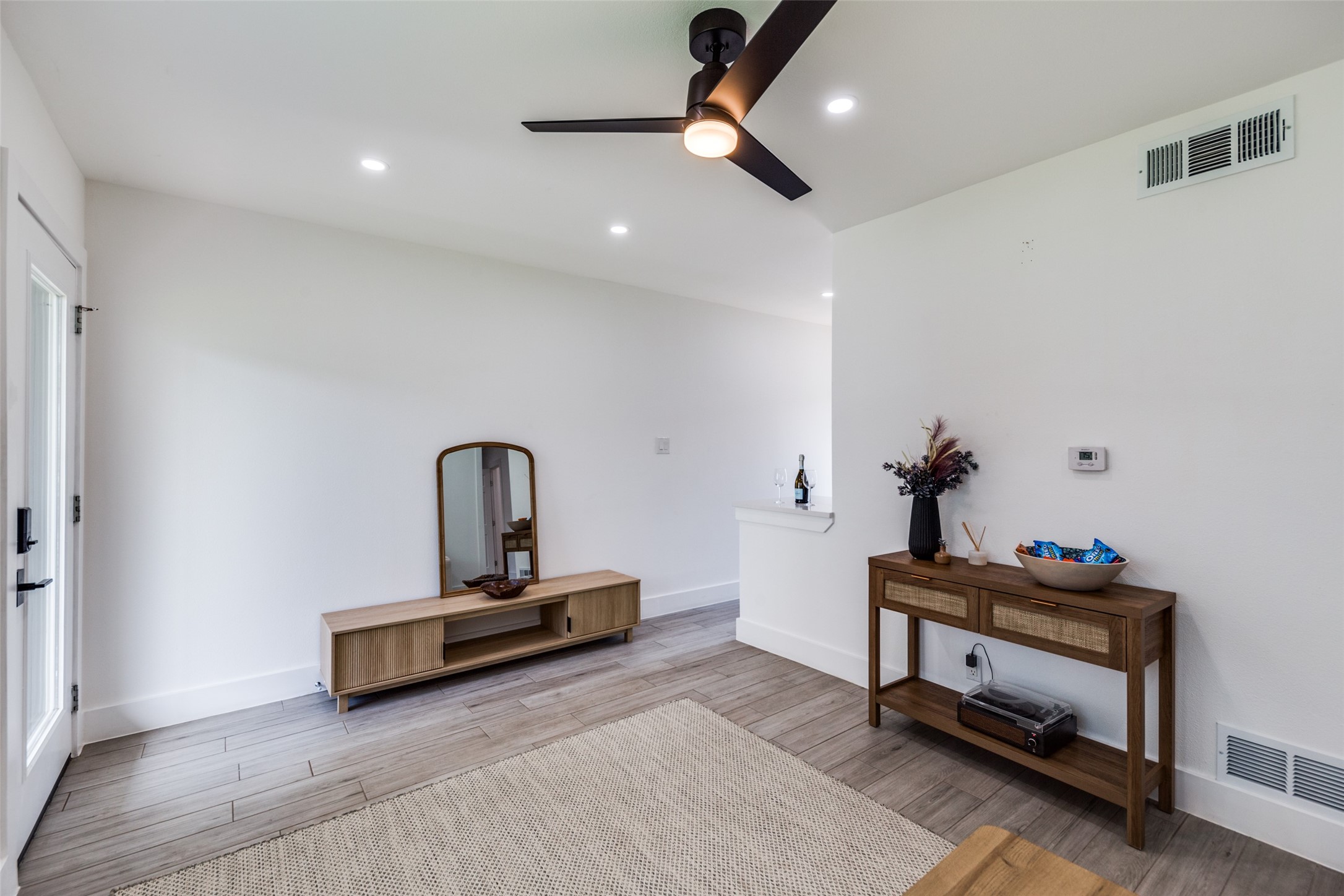 1200 East 52nd Street, Unit 204 Austin, TX 78723 - Photo 13 of 22