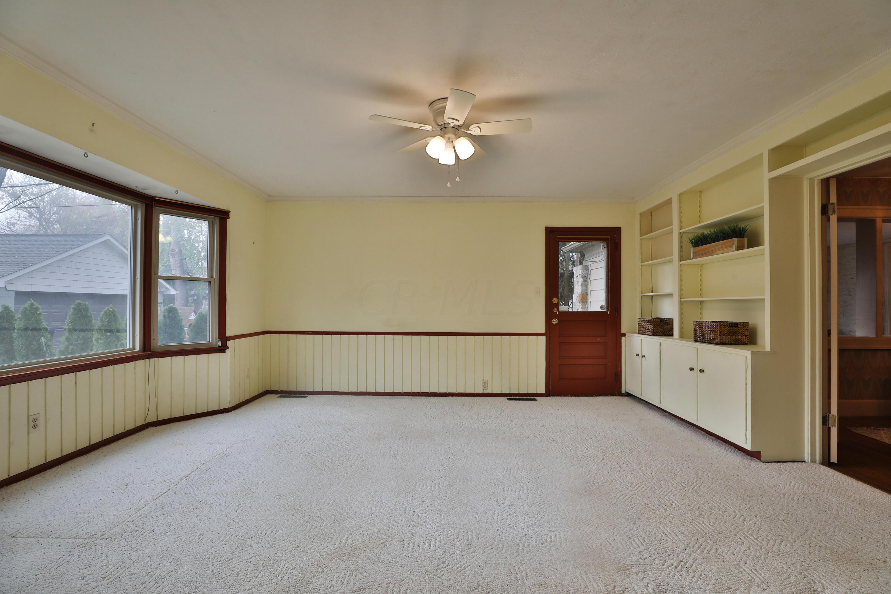 92 North Ardmore Road Bexley, OH 43209 - Photo 15 of 54 Built in book shelves and cabinets