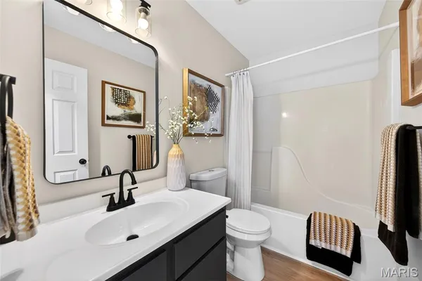 $375,000 | 411 Valparaiso Court, Valley Park, MO 63088