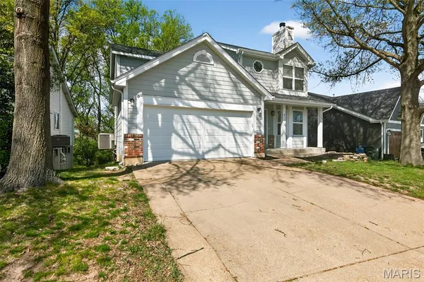 $375,000 | 411 Valparaiso Court, Valley Park, MO 63088