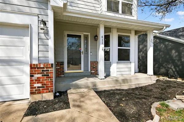 $375,000 | 411 Valparaiso Court, Valley Park, MO 63088