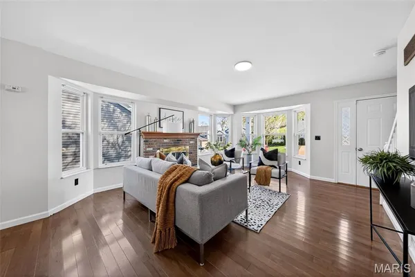 $375,000 | 411 Valparaiso Court, Valley Park, MO 63088