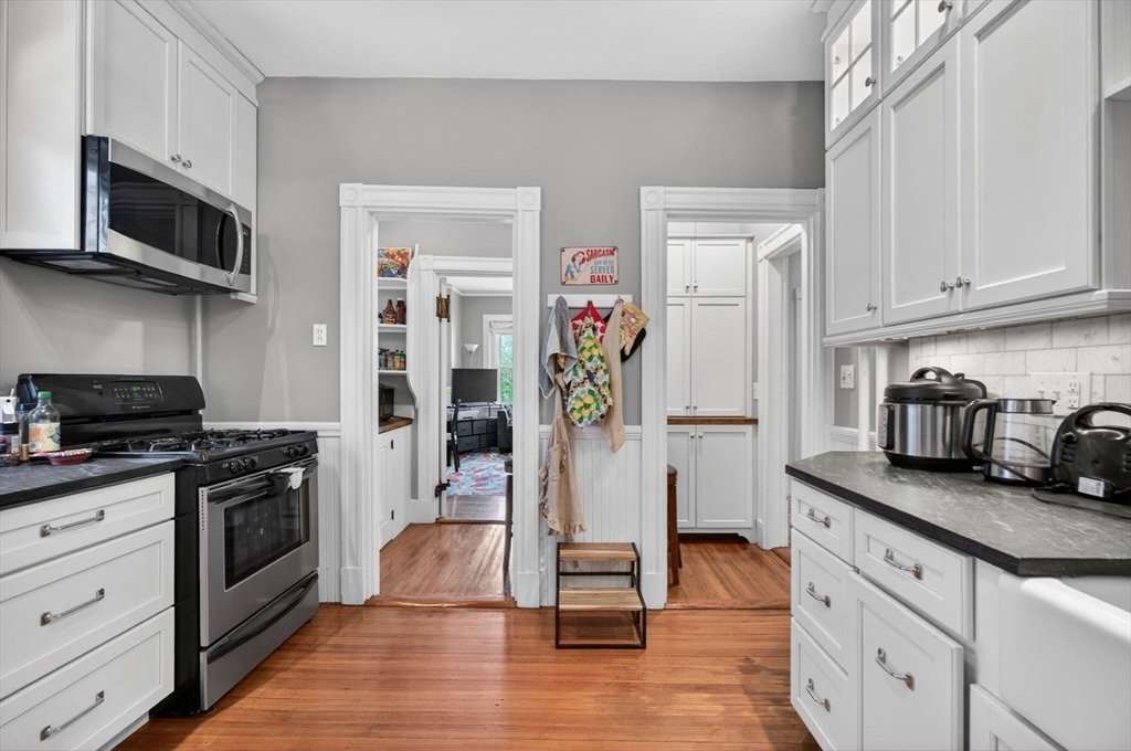 17 Park Vale, Unit 4 Brookline, MA 02446 - Photo 7 of 24