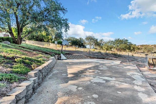 a view of a yard and entertaining space