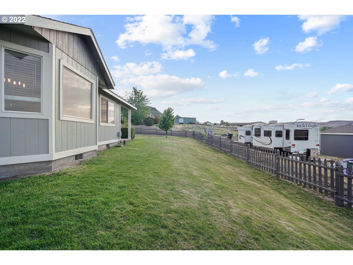 1370 Childers Road Arlington, OR 97812 - Photo 6 of 31 a view of an house with backyard space and balcony