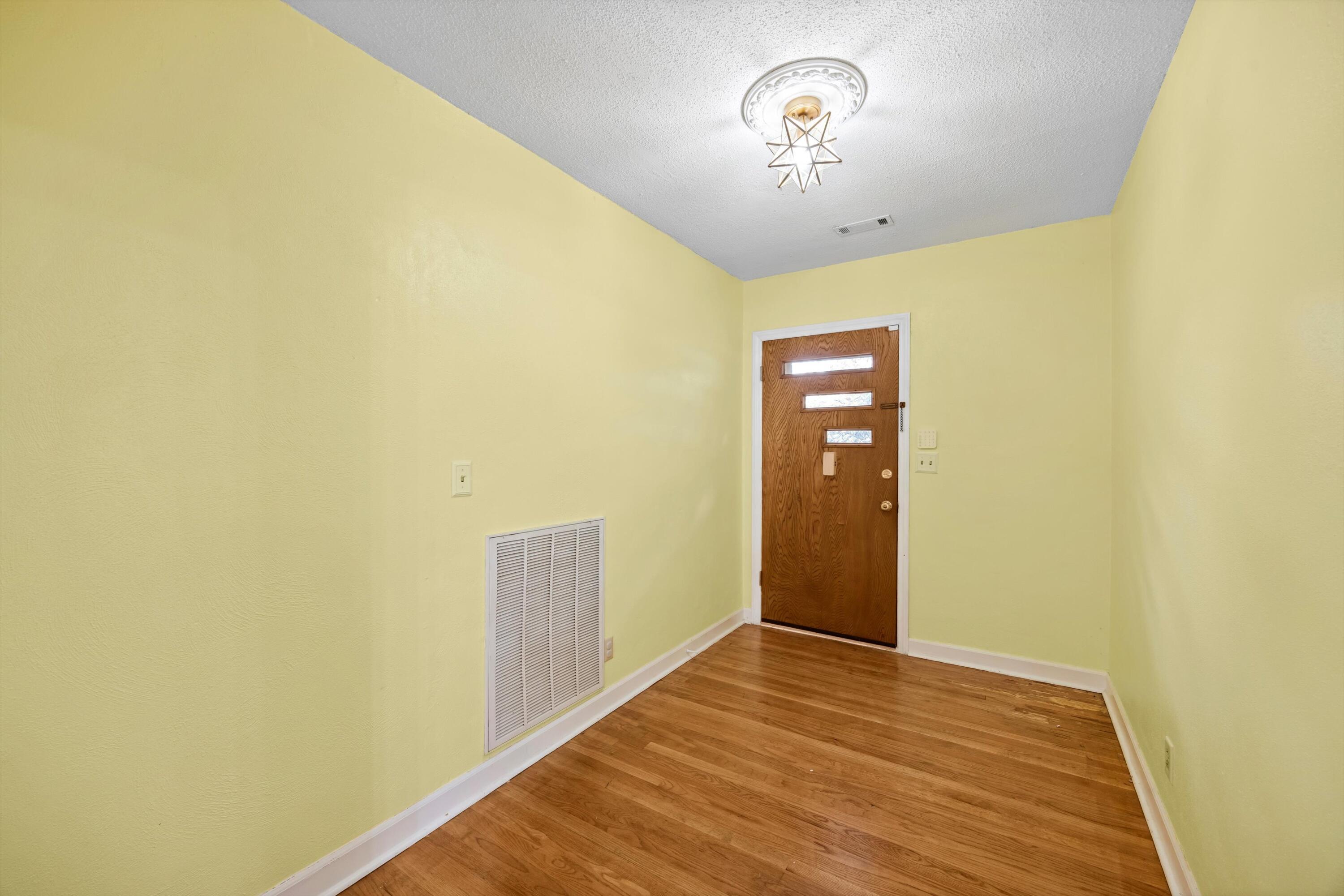 711 Mauldeth Road Chattanooga, TN 37415 - Photo 8 of 49 08-IMG_5567