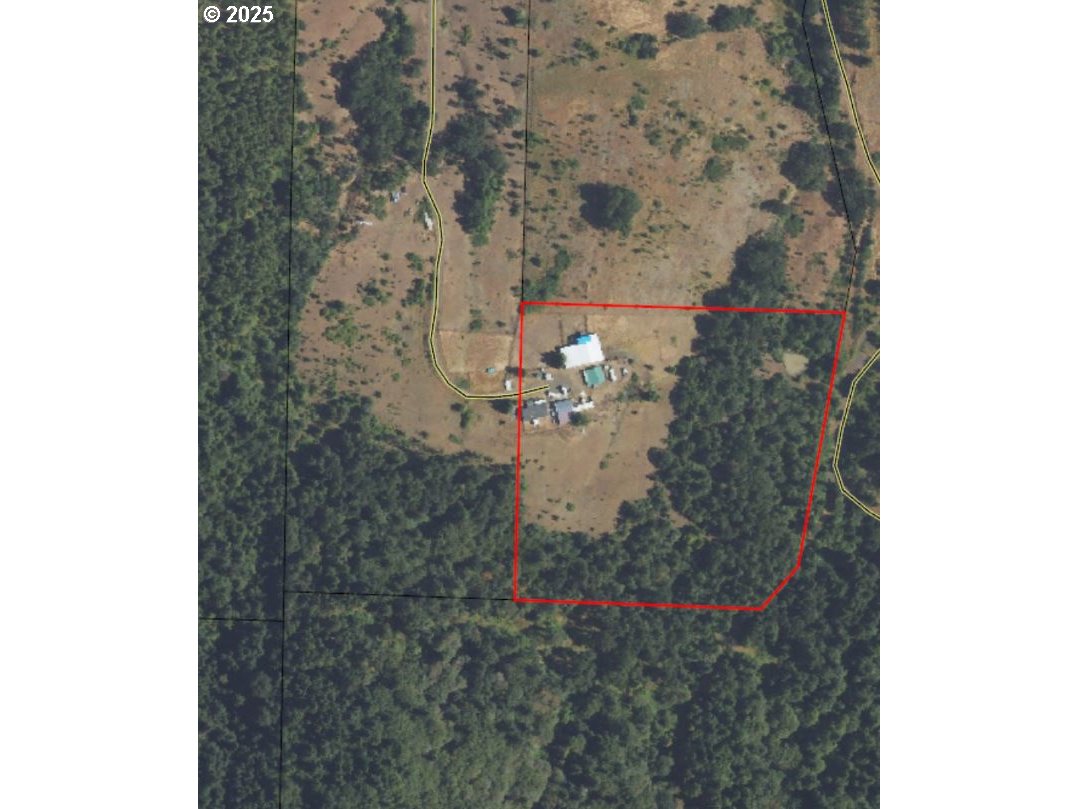 7555 Sawtell Road Sheridan, OR 97378 - Photo 30 of 31 a bathroom with a shower