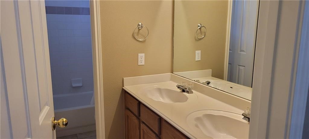 6929 Auckland Drive Austin, TX 78749 - Photo 12 of 20