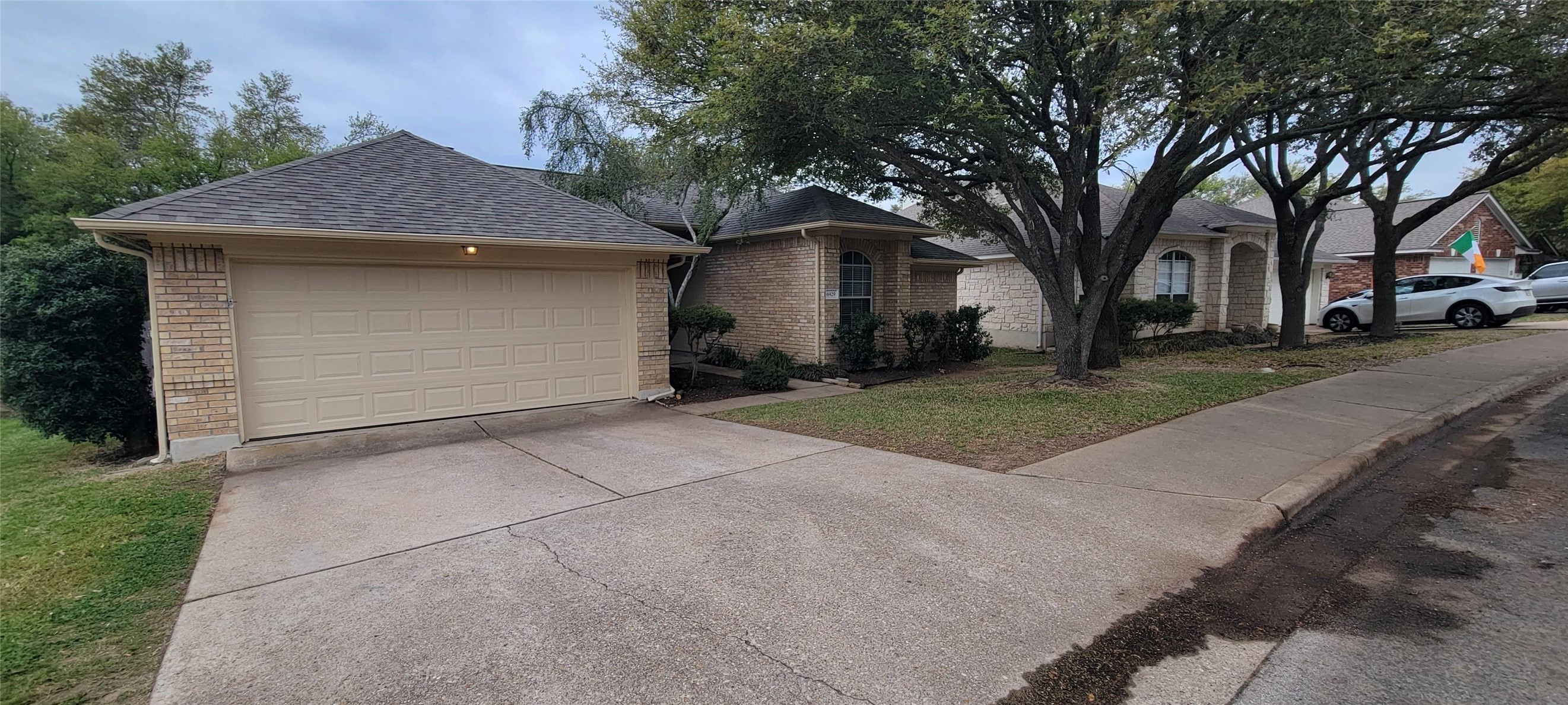 6929 Auckland Drive Austin, TX 78749 - Photo 2 of 20