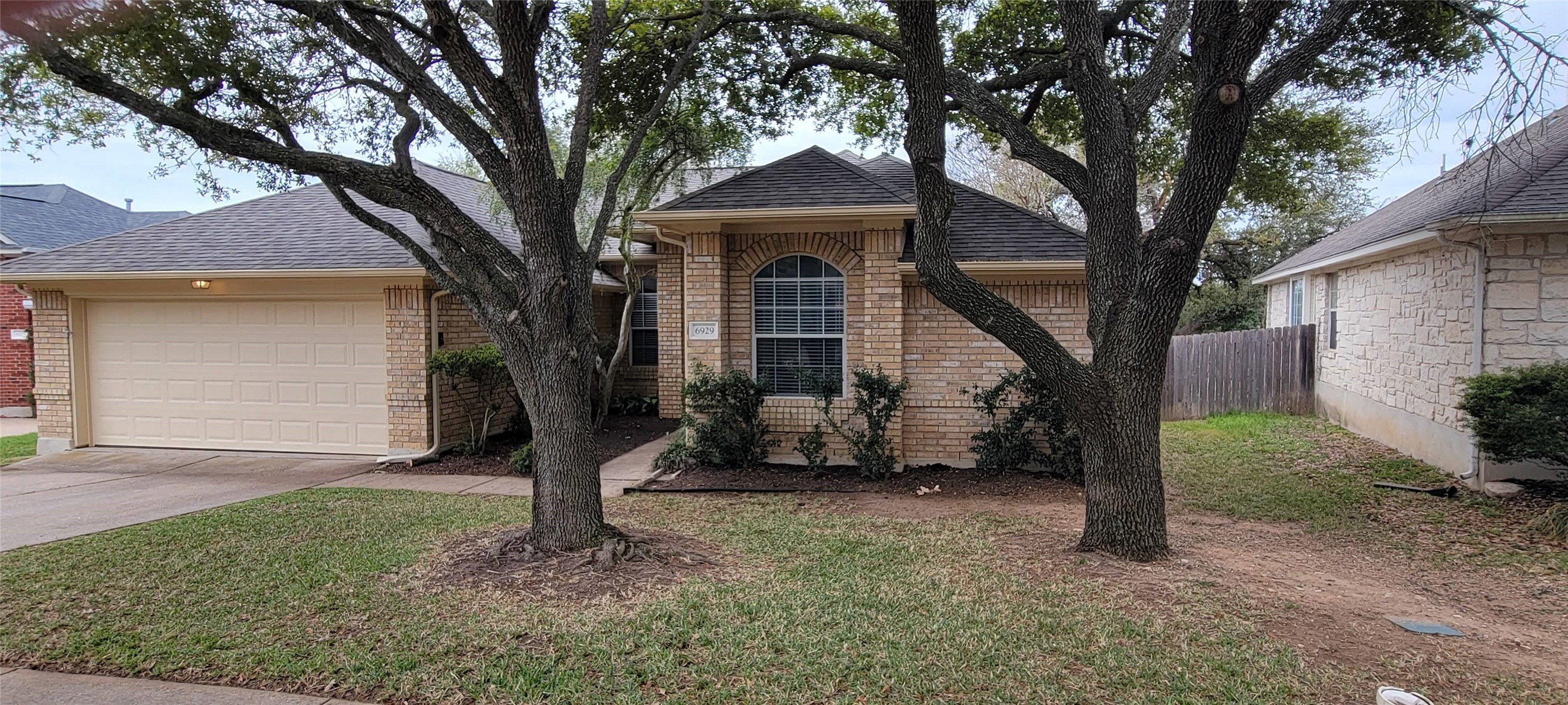 6929 Auckland Drive Austin, TX 78749 - Photo 3 of 20