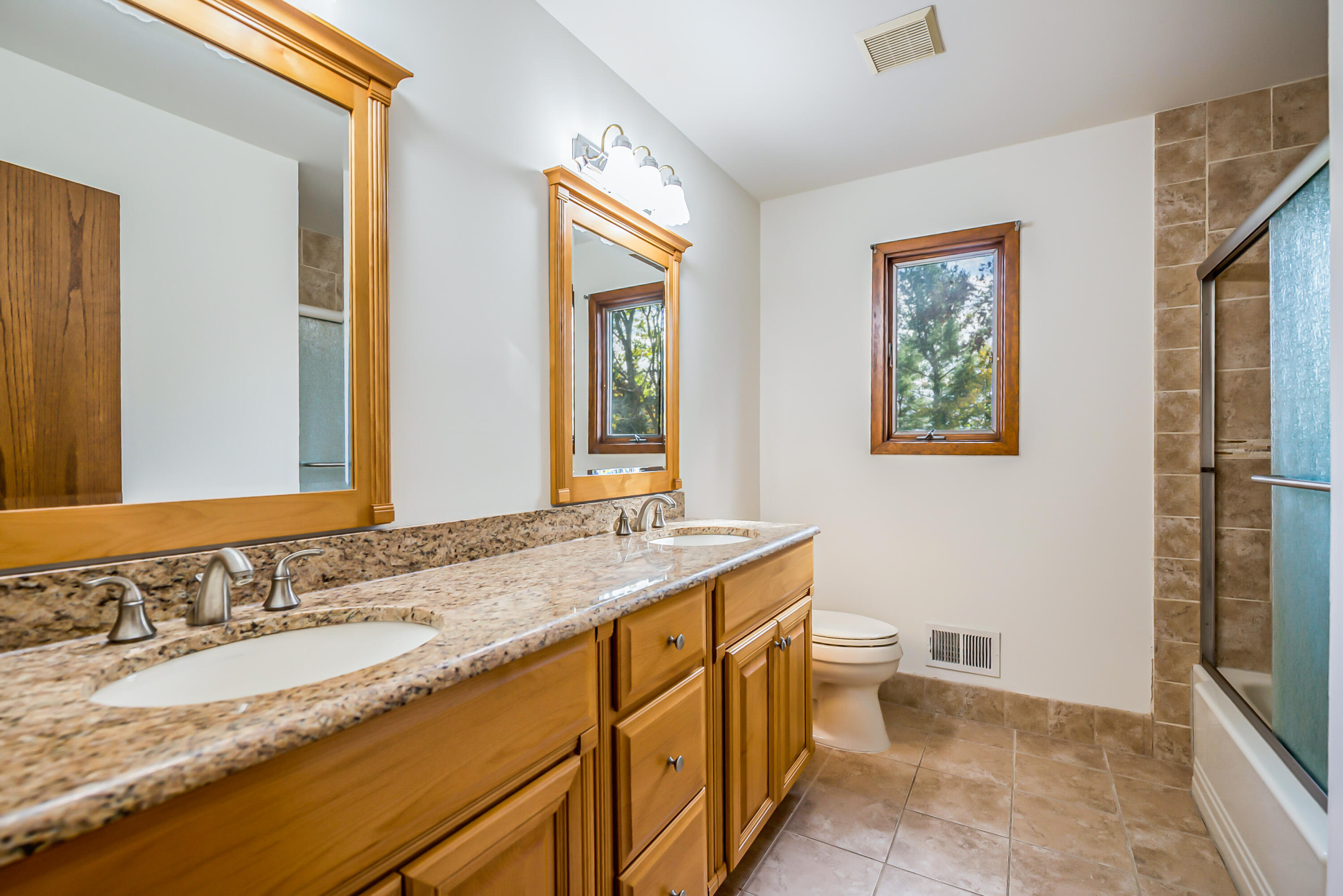 3301 Textile Road Saline, MI 48176 - Photo 37 of 57 Upstairs Bath