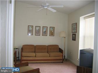 401 Paradise Road Williamstown, NJ 08094 - Photo 3 of 12 Library
