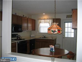 401 Paradise Road Williamstown, NJ 08094 - Photo 6 of 12 Kitchen