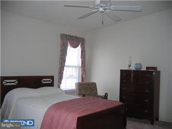 401 Paradise Road Williamstown, NJ 08094 - Photo 8 of 12 Bedroom - Main