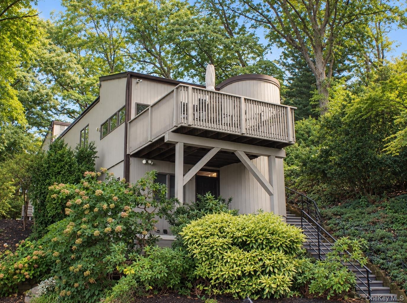 732 Sound View Road Mill Neck, NY 11765 - Photo 1 of 19 Gallery Image 1