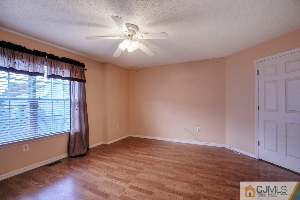 35 Prestwick Way Edison, NJ 08820 - Photo 16 of 25 Gallery Image 16