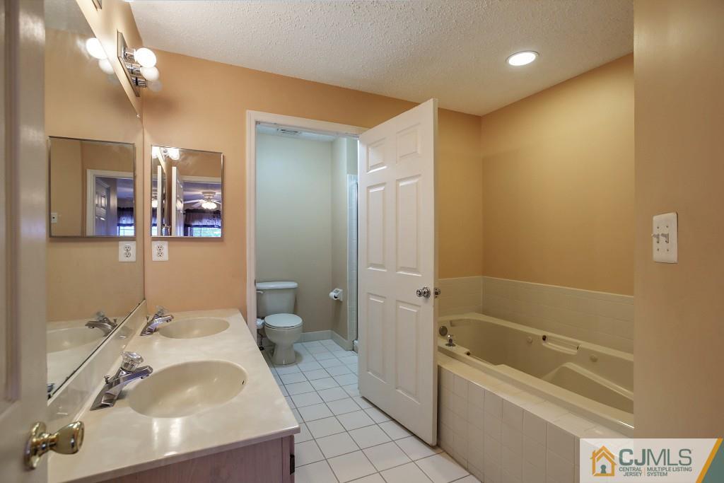 35 Prestwick Way Edison, NJ 08820 - Photo 17 of 25 Gallery Image 17