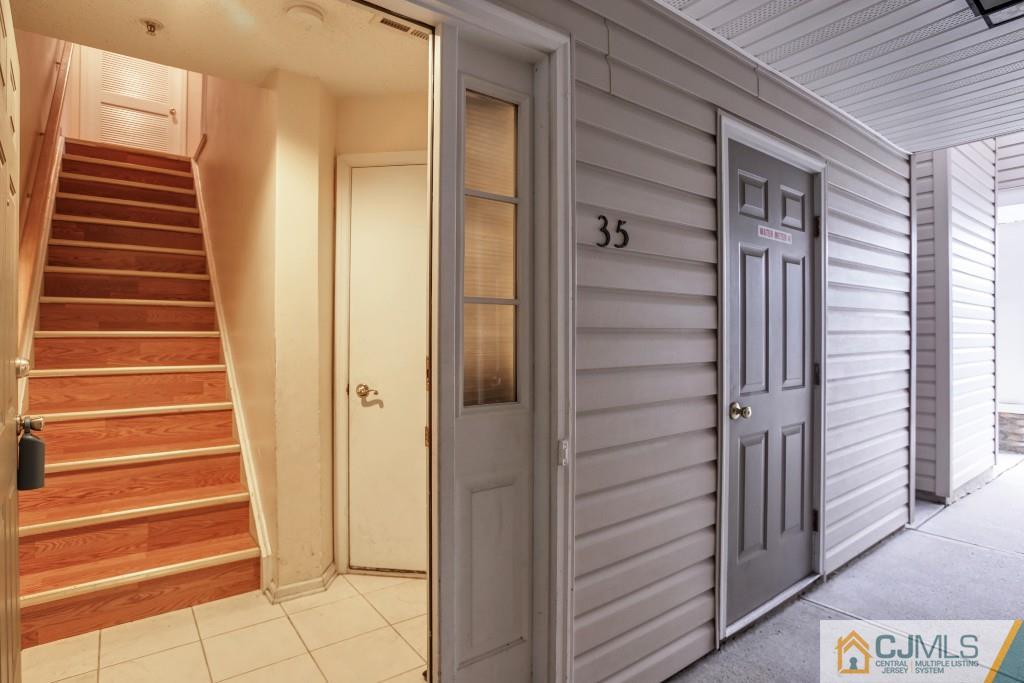 35 Prestwick Way Edison, NJ 08820 - Photo 3 of 25 Gallery Image 3
