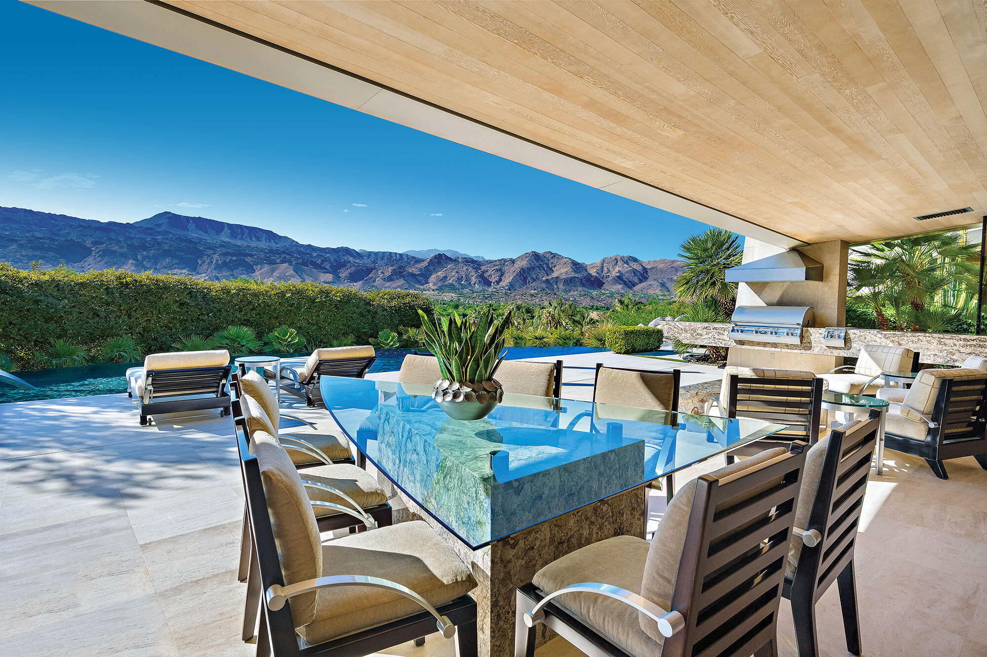 642 Pinnacle Crest Palm Desert, CA 92260 - Photo 12 of 29 a view of a terrace with furniture