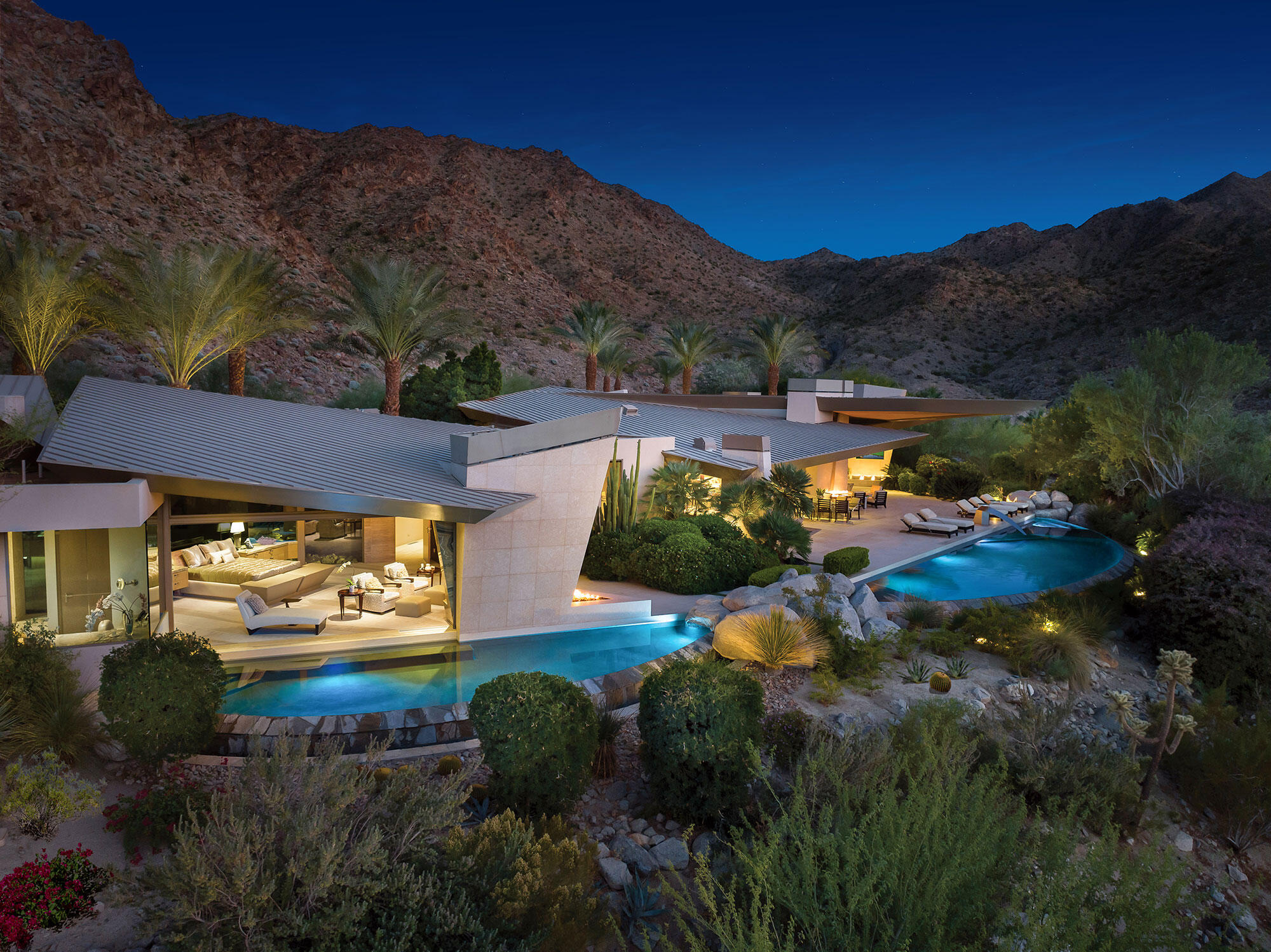 642 Pinnacle Crest Palm Desert, CA 92260 - Photo 28 of 29 a view of swimming pool and a yard