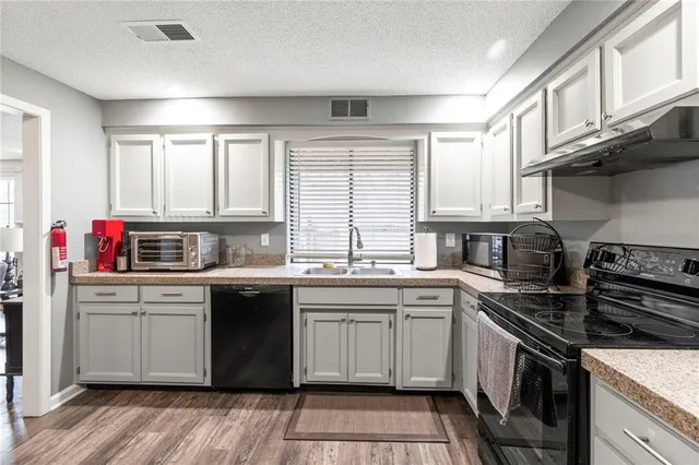 $165,000 | 12700 West 110th Terrace, Overland Park, KS 66210