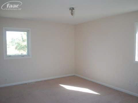 6353 East Pierson Road Flint, MI 48506 - Photo 17 of 27 20376473-16.JPG