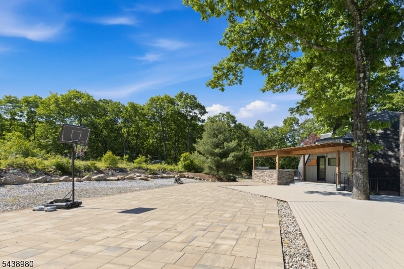 224 Holland Mountain Road Oak Ridge, NJ 07438 - Photo 4 of 34