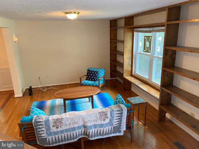 1718 Ballenger Creek Point Point of Rocks, MD 21777 - Photo 21 of 45 a living room with furniture and a window