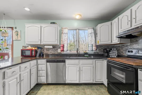 $399,999 | 184 Black Hill Road, Plainfield, CT 06374