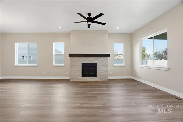 $789,990 | 900 North Falling Water Way, Eagle, ID 83616