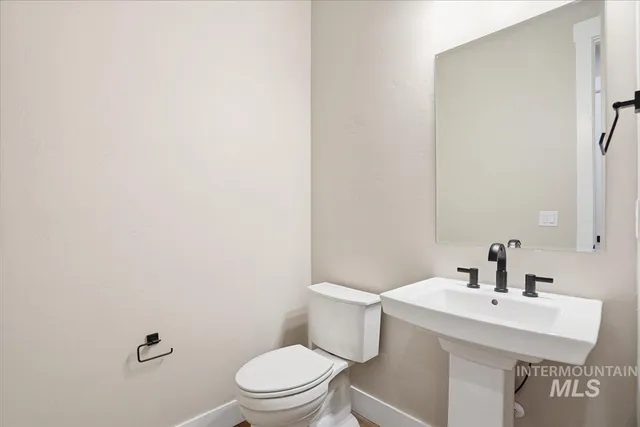 $789,990 | 900 North Falling Water Way, Eagle, ID 83616