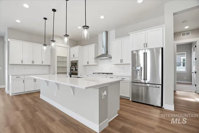 $789,990 | 900 North Falling Water Way, Eagle, ID 83616