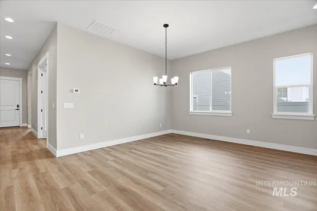 $789,990 | 900 North Falling Water Way, Eagle, ID 83616