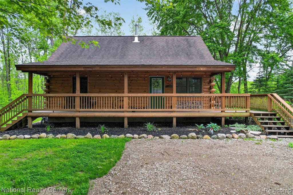 7782 Golf Club Road Howell, MI 48843 - Photo 1 of 27