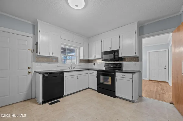 $215,000 | 6218 Brassie Drive, Grifton, NC 28530