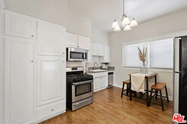 $3,200 | 1408 South Burlington Avenue, Los Angeles, CA 90006