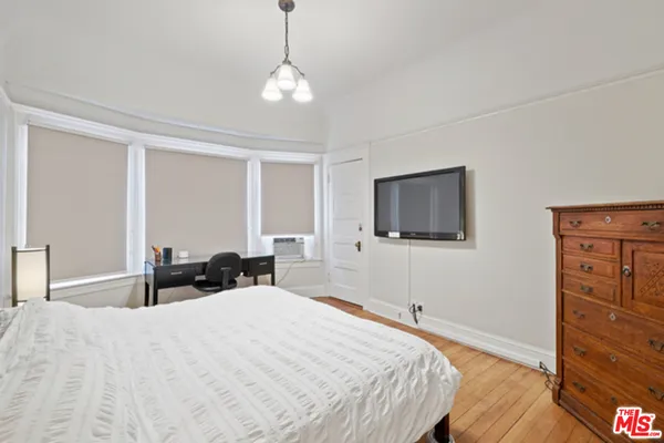 $3,200 | 1408 South Burlington Avenue, Los Angeles, CA 90006