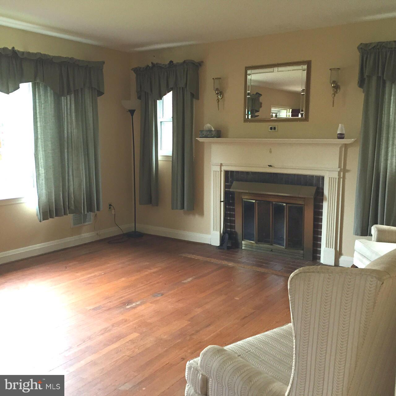 2111 Bethel Road Finksburg, MD 21048 - Photo 4 of 10 Living Room