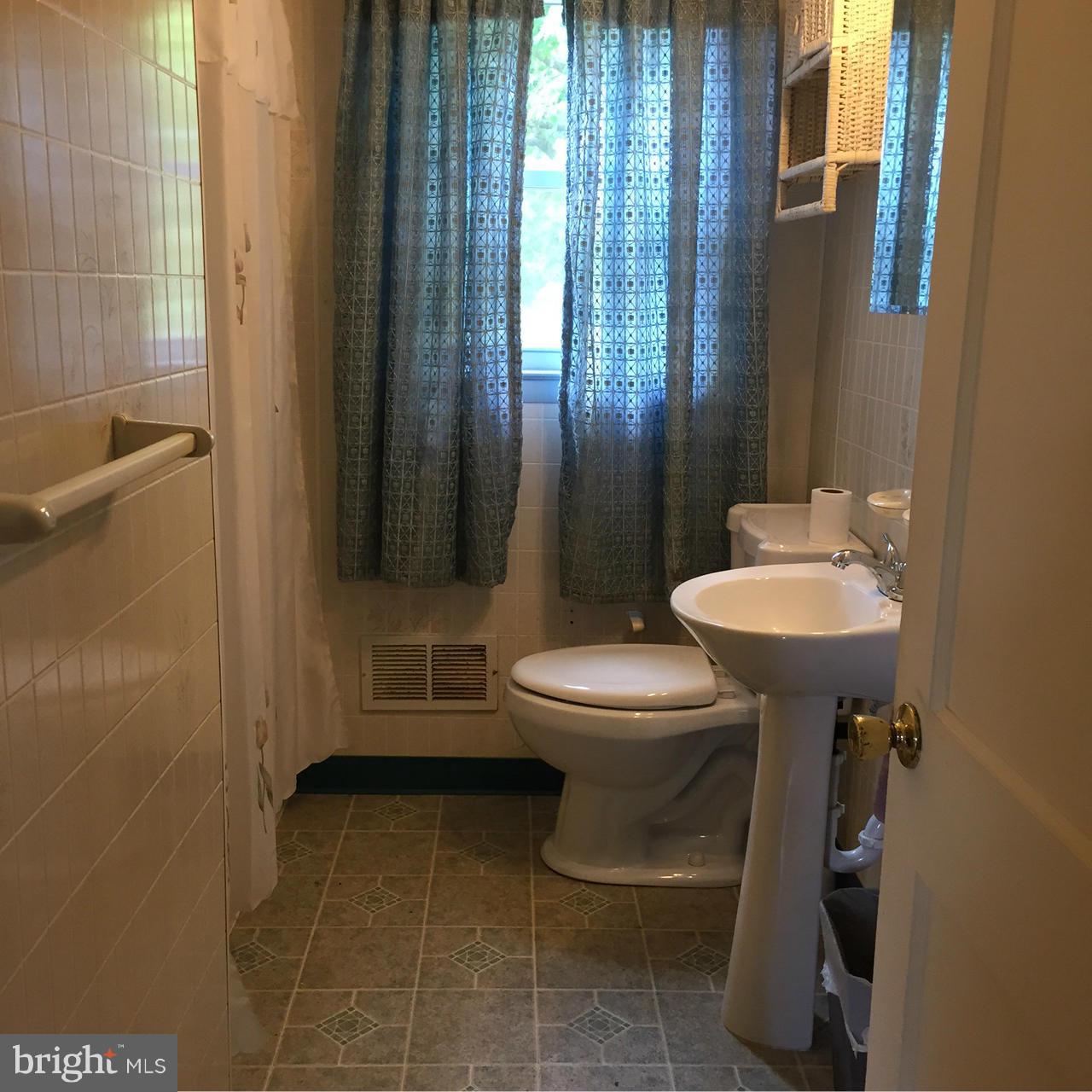 2111 Bethel Road Finksburg, MD 21048 - Photo 7 of 10 Bath